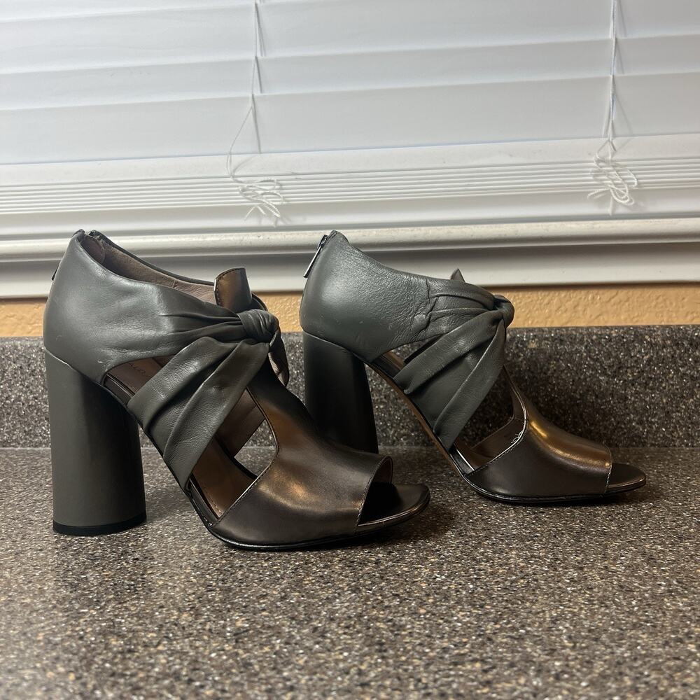 Donald Pliner Womens Size 9.5M Gray Patent Leather Ultra High Heel Peep Toe Pump - Picture 3 of 9